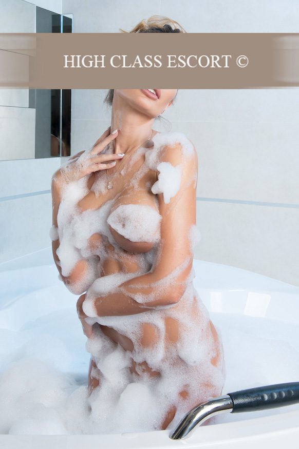 escort service berlin julia